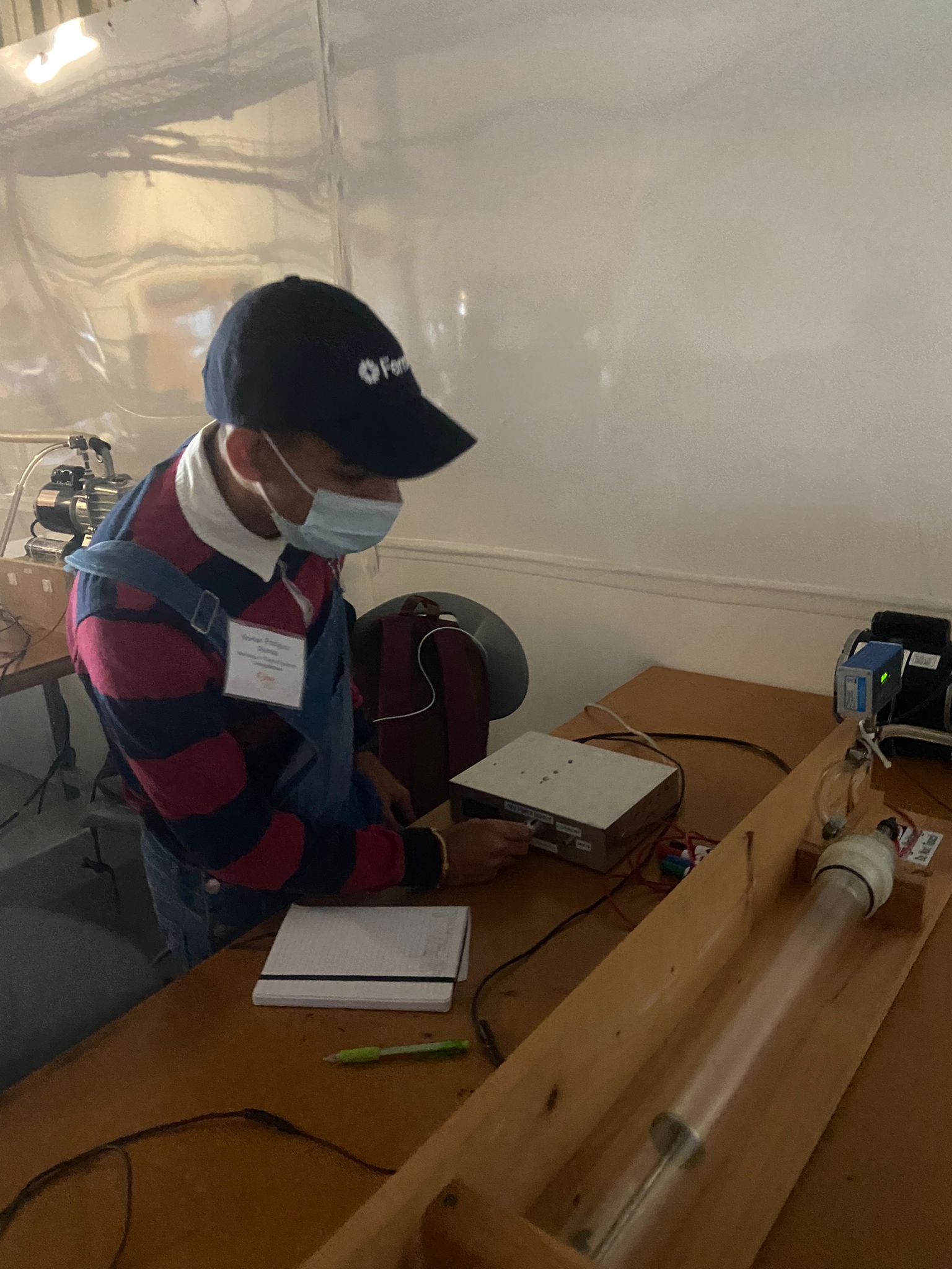 Iliomar playing classical guitar